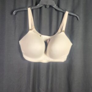 Victoria's Secret Beige Wireless‎ Padded Bra Gold V Hardware 36DD